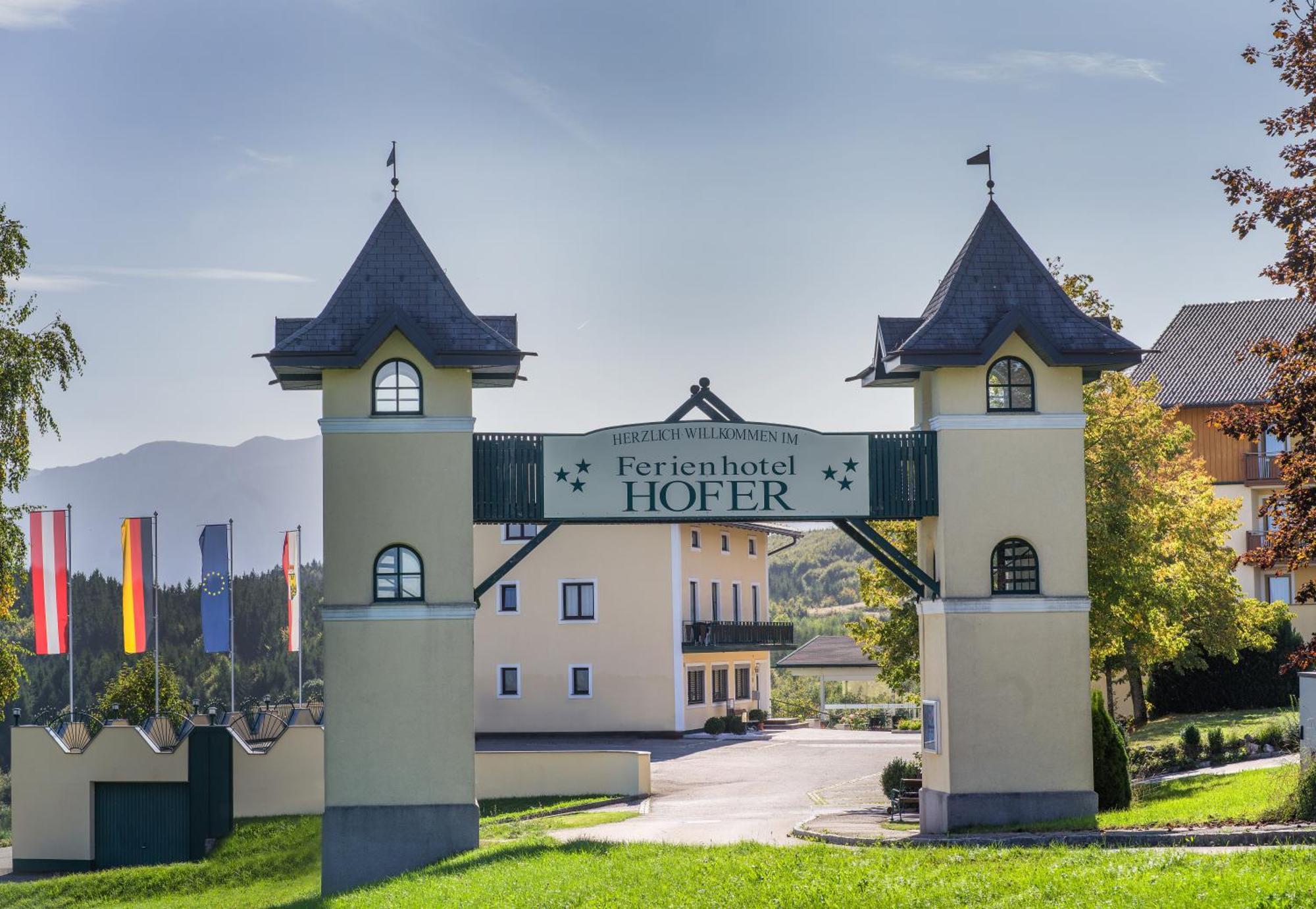 Ferienhotel Hofer Superior Strass im Attergau エクステリア 写真