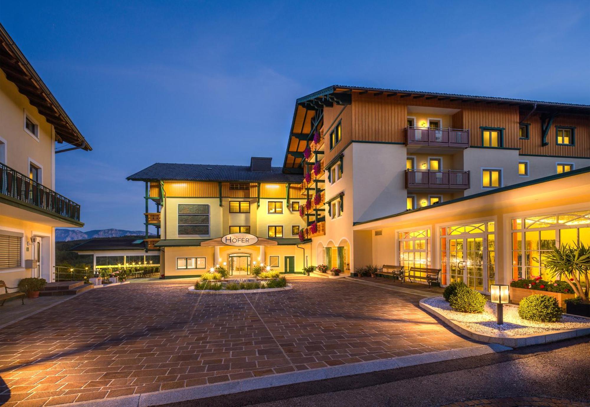 Ferienhotel Hofer Superior Strass im Attergau エクステリア 写真
